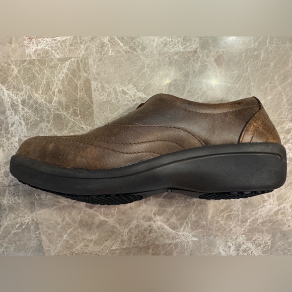 Worx By Red Wings Women’s Safety Shoes. Size 6. - Picture 5 of 8